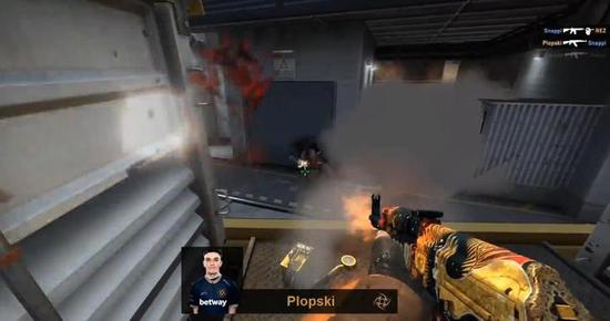 九号亮相王者荣耀十周年盛典吸引年轻玩家