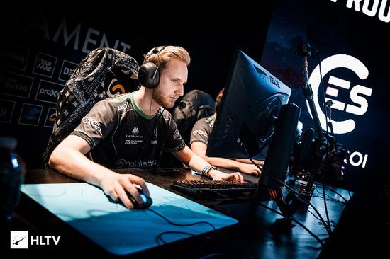 反恐精英2赛事重返成都 玩家热情高涨