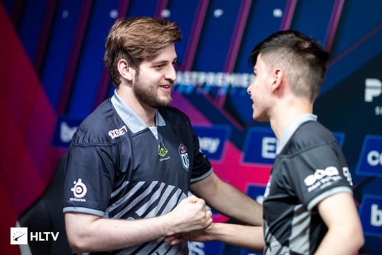 技嘉 AI TOP ATOM mini主机助力千亿参数大模型运行